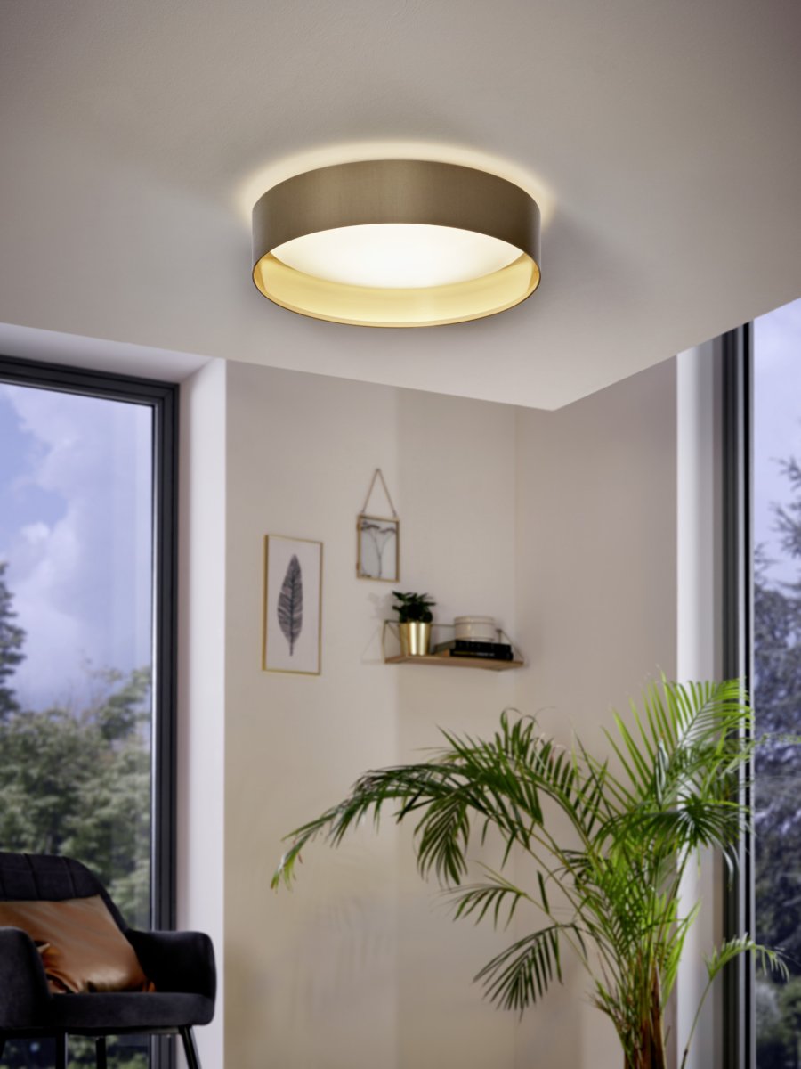 Maserlo Ø38 Beige plafond från Eglo - Kombinationen av beige och guld skapar en fin kontrast och g&ouml;r Maserlo till ett dekorativt inslag i exempelvis k&ouml;ket eller vardagsrummet.