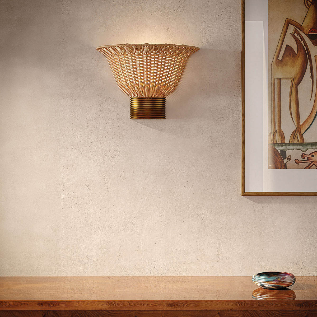 Kai 25cm Natur vägglampa från Elstead Lighting - Den naturf&auml;rgade rottingen ger lampan ett varmt och ombonat uttryck, medan detaljerna i borstad guldfinish skapar en fin kontrast.