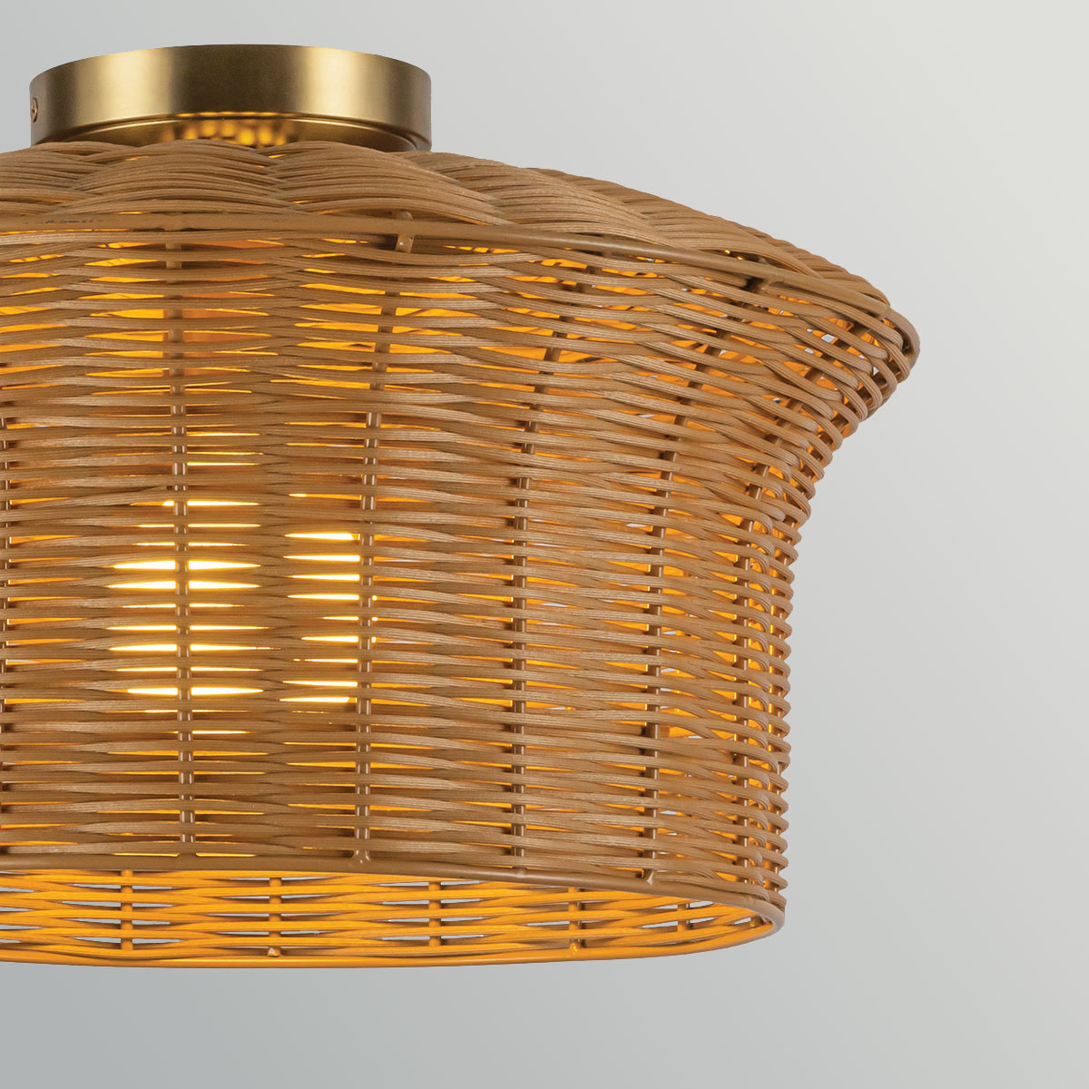 Kai Ø40 Natur plafond från Elstead Lighting - Kai &auml;r en dekorativ plafond som kombinerar metall med en fl&auml;tad sk&auml;rm i rotting.