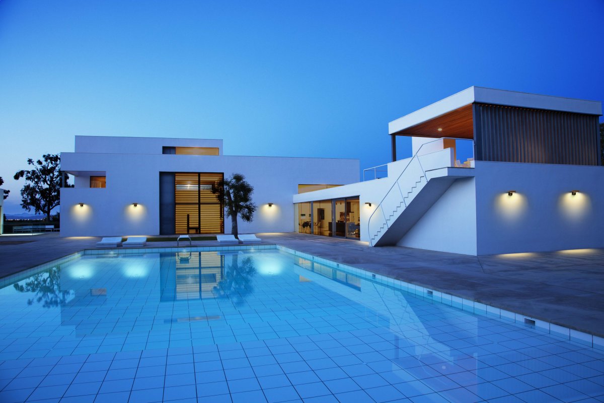 Glow Sensor Mörkgrå solcellslampa från Ledvance - Tillverkad av aluminum och med IP44-klassning, &auml;r den b&aring;de v&auml;derbest&auml;ndig och robust.