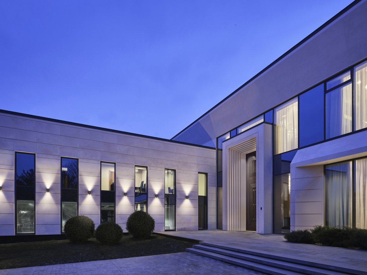 Adjustable Beam Sensor USB Mörkgrå utelampa från Ledvance - Adjustable Beam Sensor USB &auml;r en innovativ och flexibel utomhuslampa som erbjuder tv&aring; praktiska driftsl&auml;gen f&ouml;r maximal energieffektivitet och s&auml;kerhet.