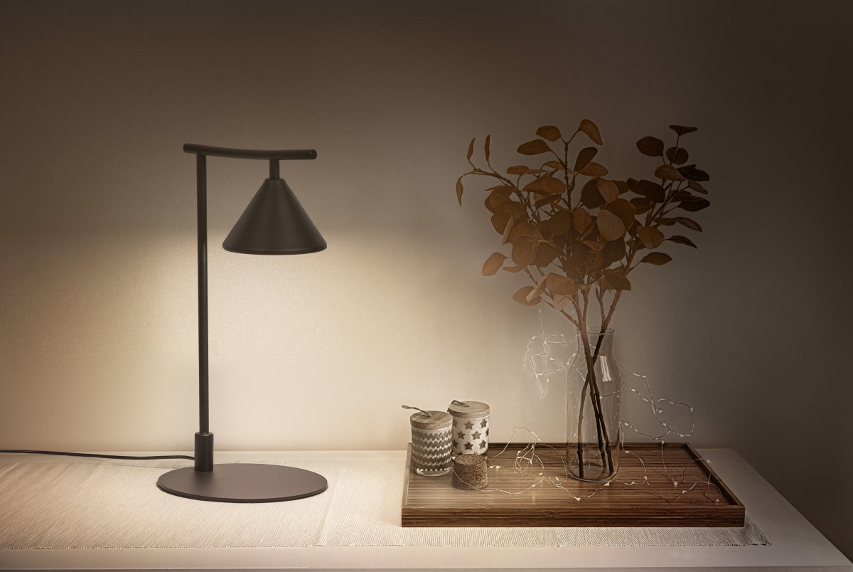 Fuji 40cm Svart bordslampa från Osram - Fuji &auml;r en stilren bordslampa med tidl&ouml;sa former.