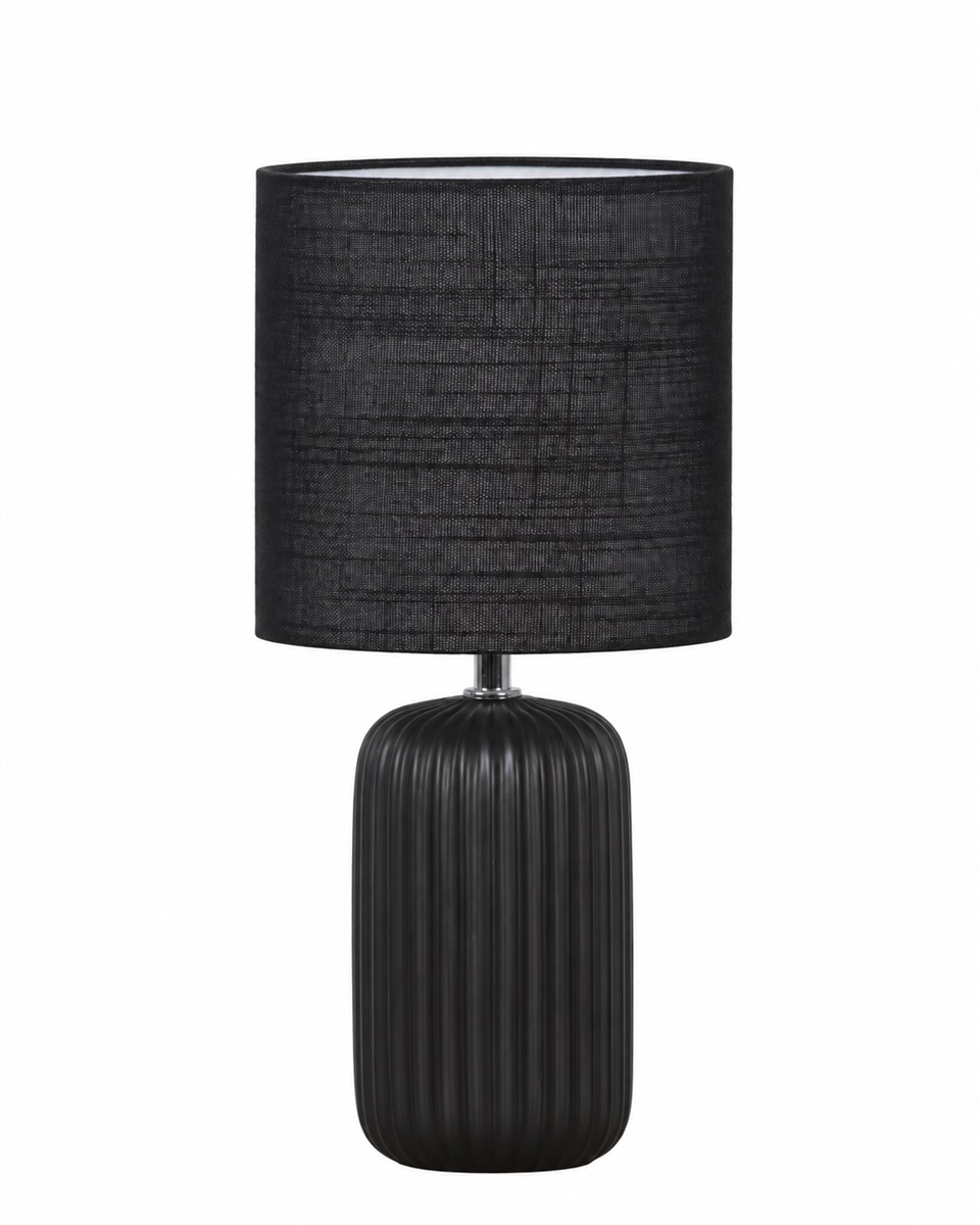 Palizzo 33cm Svart bordslampa från Nordic Lighting - Palizzo bordslampa i svart har en stilfull keramisk fot med eleganta r&auml;fflor och en matchande linnesk&auml;rm.