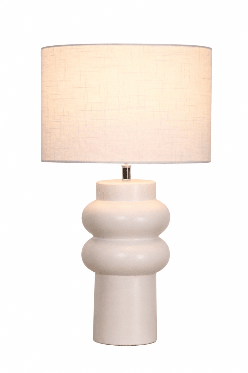 Anelli 56cm Vit bordslampa från Nordic Lighting - Perfekt f&ouml;r att skapa en varm och inbjudande atmosf&auml;r i b&aring;de vardagsrum och sovrum.