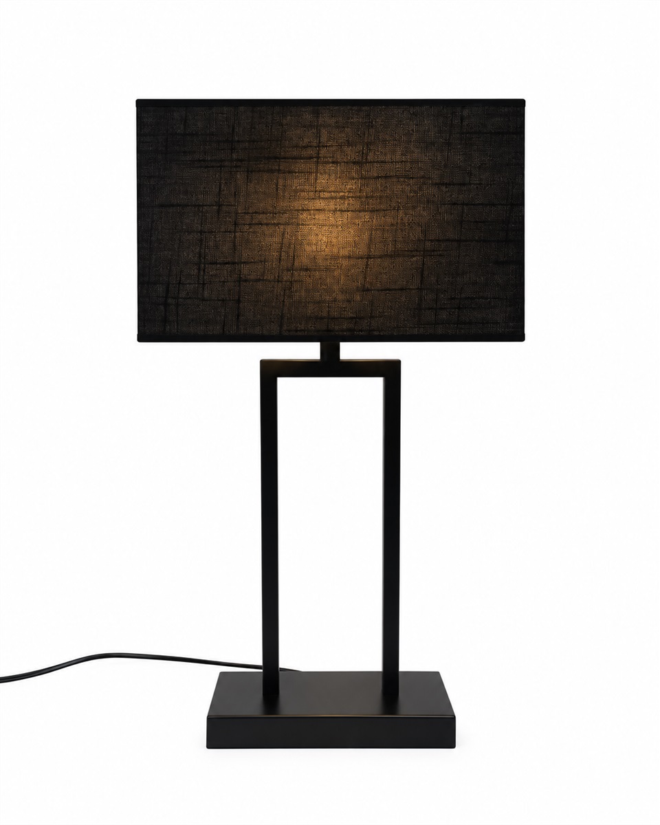Gemma 52cm Svart bordslampa från Nordic Lighting - En stilren bordslampa i metall med svart finish som ger ett industriellt och exklusivt intryck.