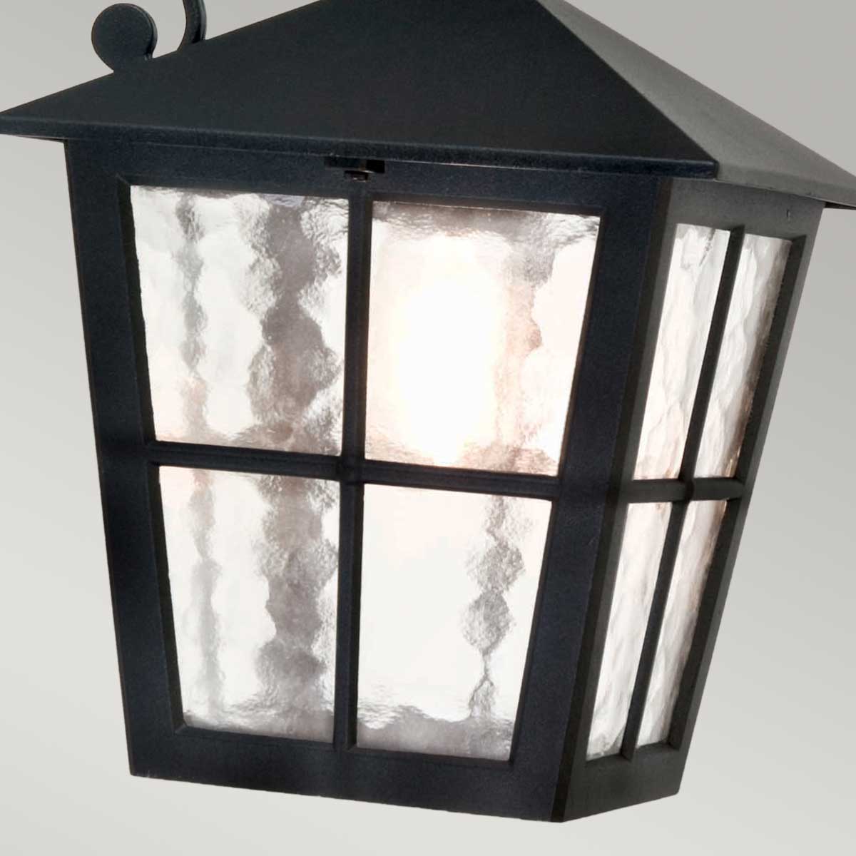 Canterbury Svart utelampa från Elstead Lighting - Canterbury v&auml;gglampa &auml;r en del av en serie mellanstora lyktor med en typiskt brittisk stil, med f&ouml;nsterb&aring;gar och eleganta kurvor.