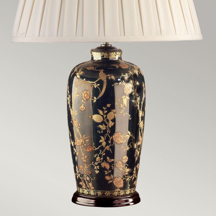 Black Birds 74cm Svart bordslampa från Elstead Lighting - Utrustad med en tr&auml;bas, veckad lampsk&auml;rm i kr&auml;mf&auml;rgad textil och en dekorativ avslutning i antikm&auml;ssing.