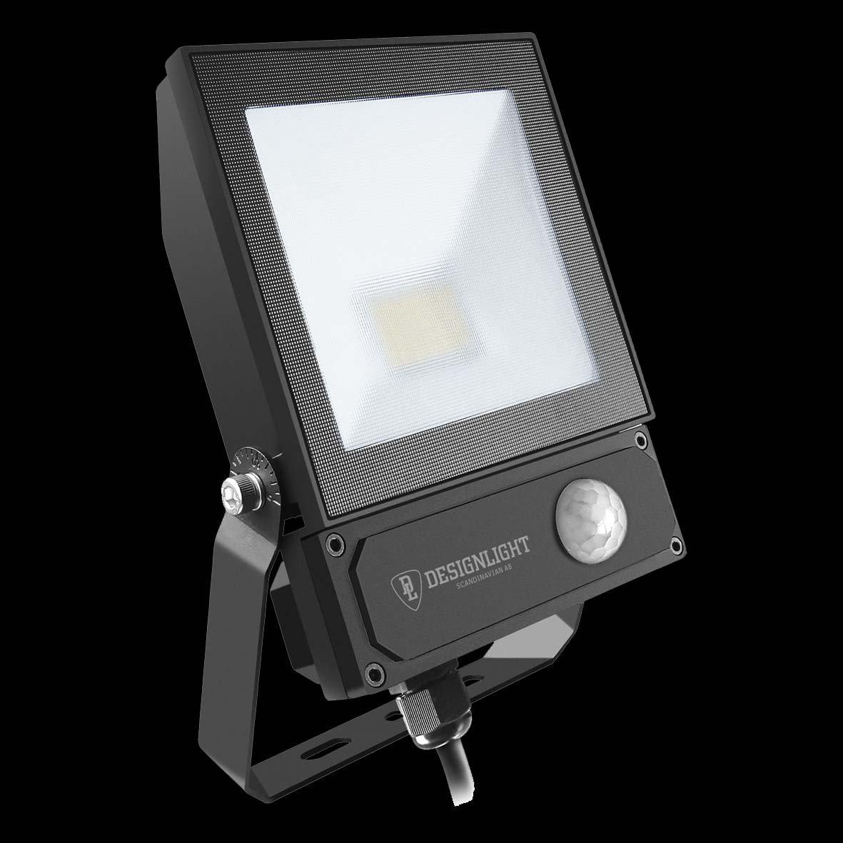 Elly Strålkastare 30W Sensor Svart från Designlight - Elly 30W &auml;r en kompakt och drifts&auml;ker LED-str&aring;lkastare utrustad med PIR-sensor och fj&auml;rrkontroll f&ouml;r enkel programmering.
