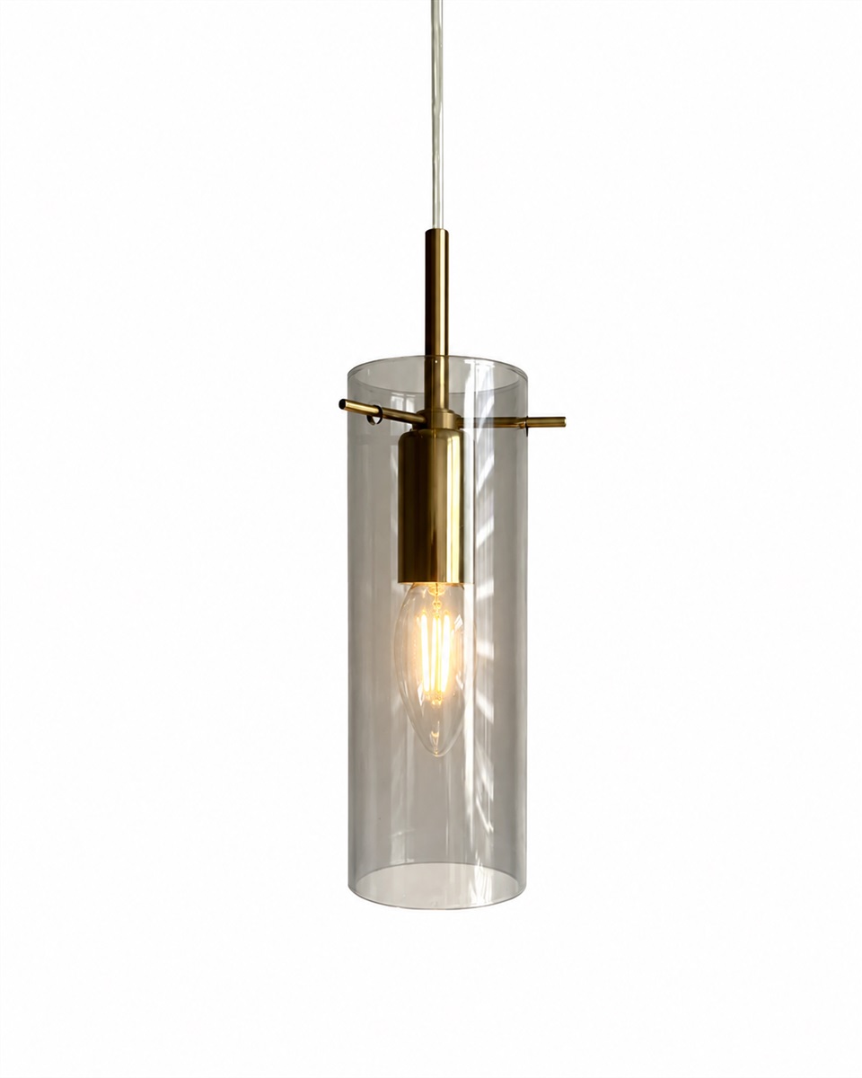 Cilinda Ø7 Mässing/rökfärgad fönsterlampa från Nordic Lighting - Det r&ouml;kf&auml;rgade glaset skapar en fin ljusspridning och i kombination med m&auml;ssingdetaljerna blir det en snygg inredningsdetalj.