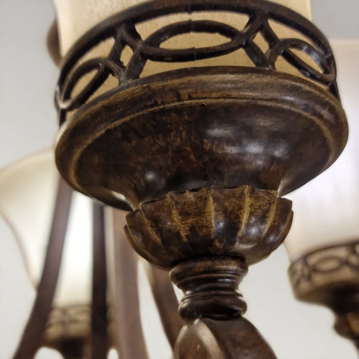 Drawing Room Ø45 Brons taklampa från Elstead Lighting - Varje ljusk&auml;lla omfamnas av ett dekorativt glas vilket skapar en vacker och harmonisk ljusspridning i rummet.