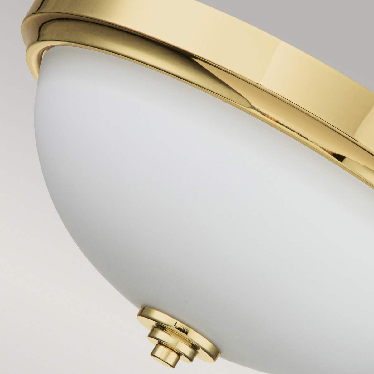 Malibu Ø34 Polerad mässing badrumslampa från Elstead Lighting - Malibu plafond i polerad m&auml;ssing &auml;r en elegant och m&aring;ngsidig taklampa som passar b&aring;de klassiska och moderna inredningar.