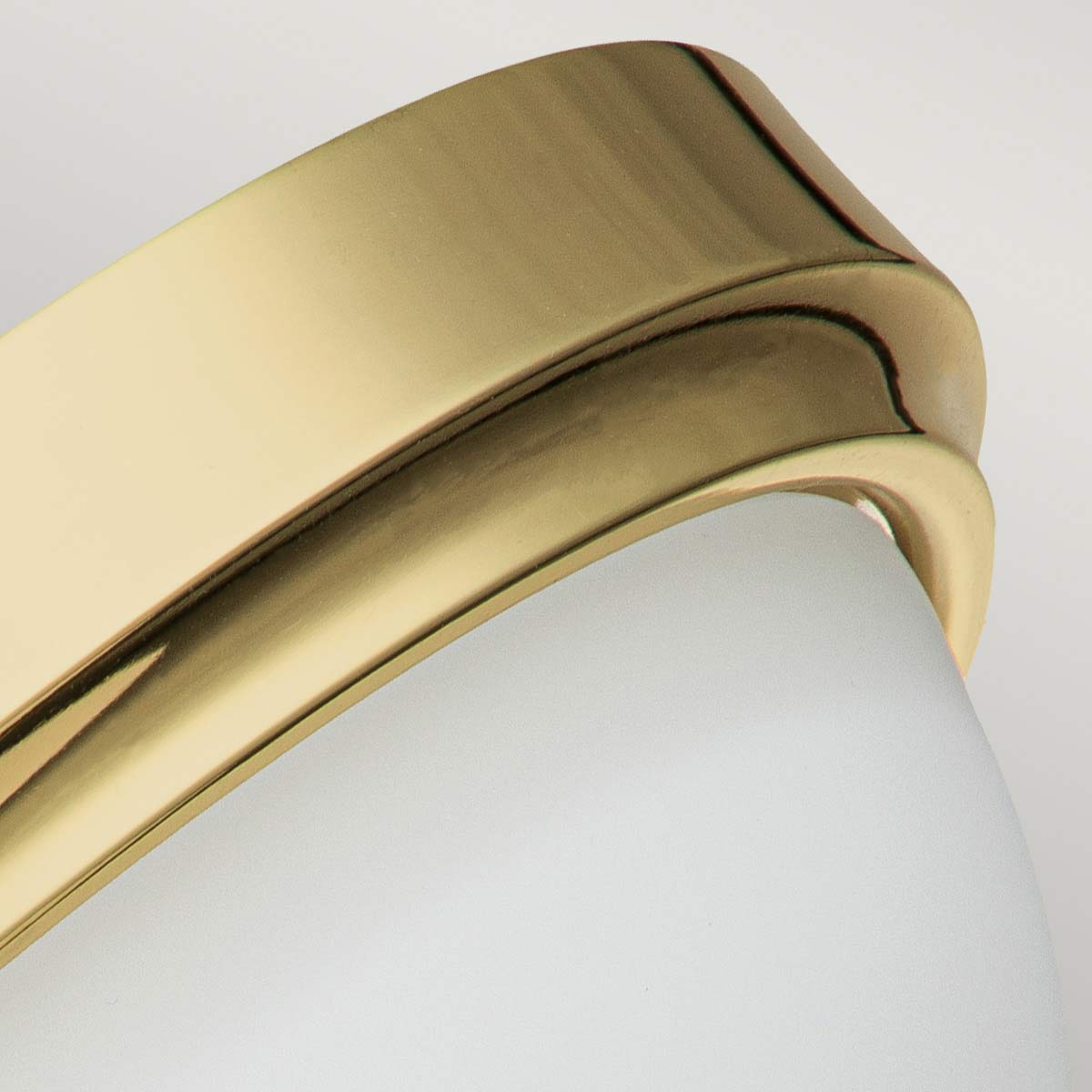 Malibu Ø34 Polerad mässing badrumslampa från Elstead Lighting - Malibu plafond i polerad m&auml;ssing &auml;r en elegant och m&aring;ngsidig taklampa som passar b&aring;de klassiska och moderna inredningar.