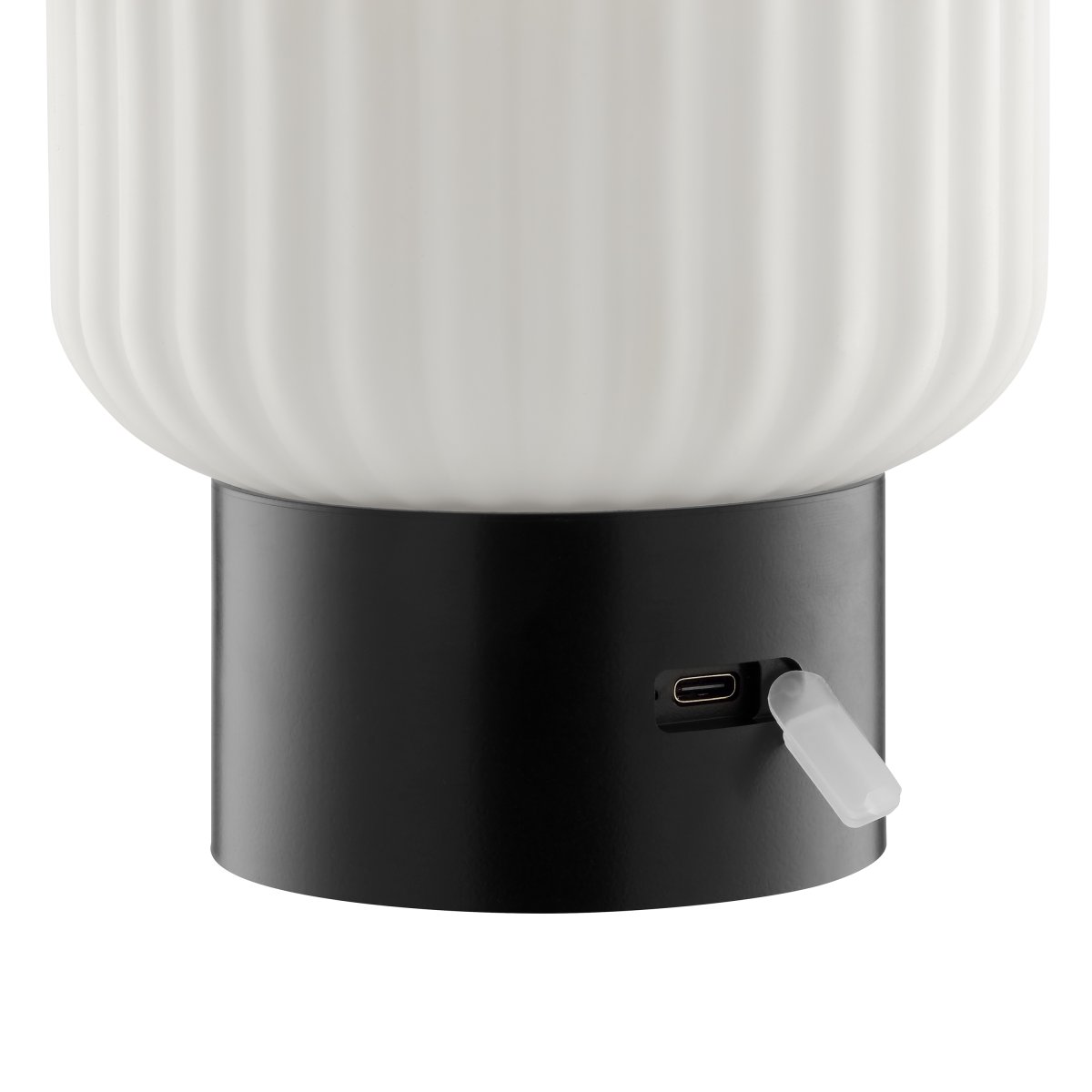 Sarastro 14cm Svart portabel från Brilliant - Sarastro &auml;r en b&auml;rbar och uppladdningsbar lampa i glas och plast med modern k&auml;nsla och stilfull design.
