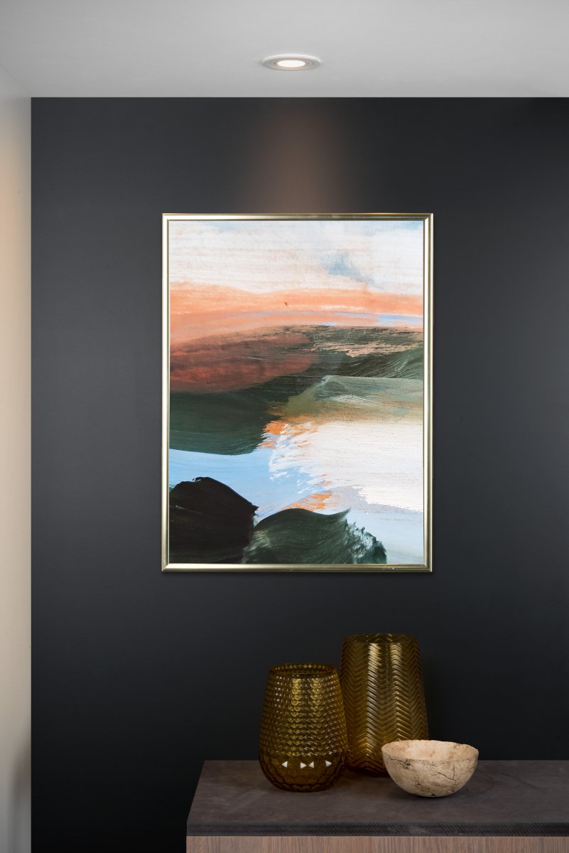 Tube spotlight GU10 Vit från Lucide - Den &auml;r framtagen f&ouml;r att enkelt integreras i undertak och passar perfekt i moderna milj&ouml;er som vardagsrum, hall eller sovrum.