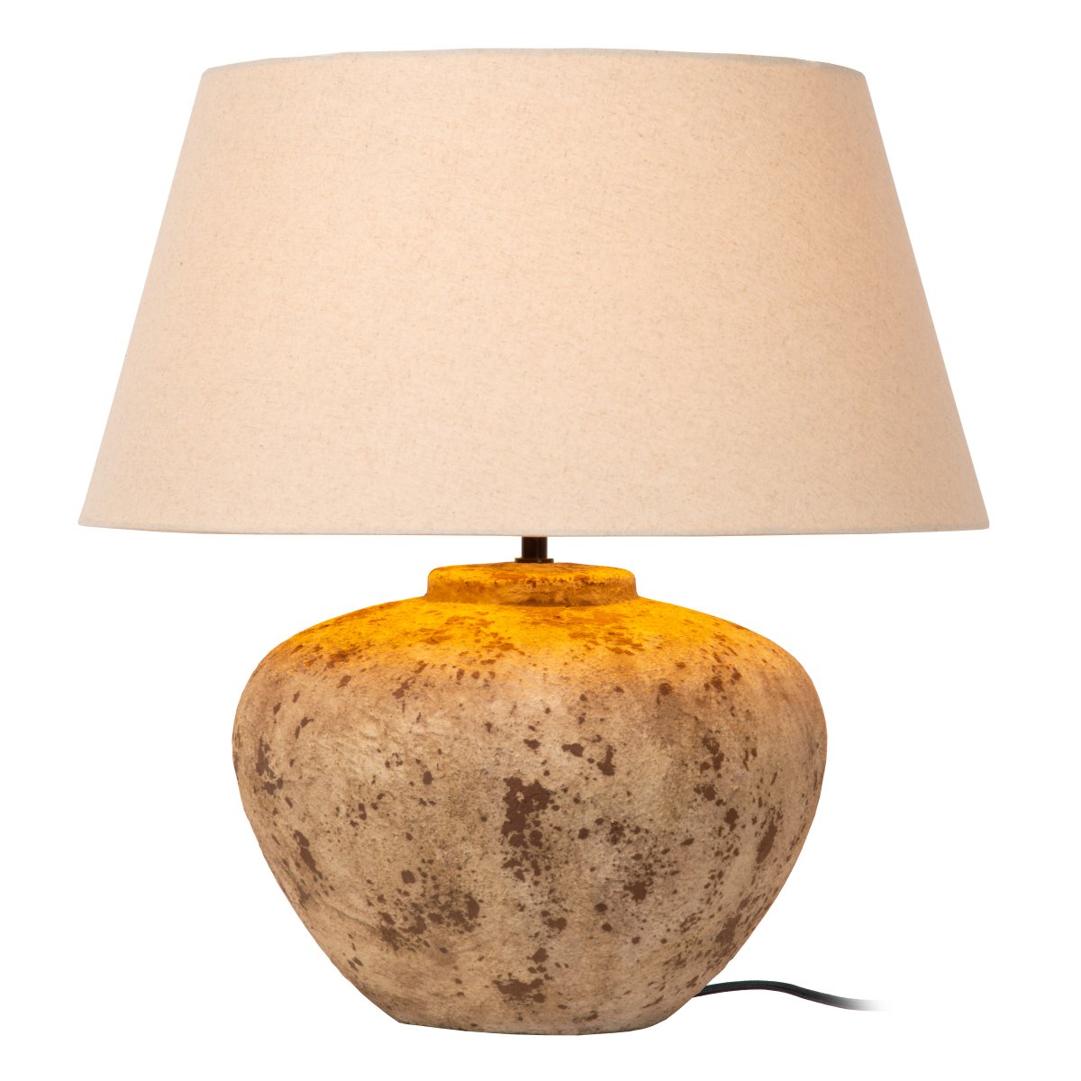 Davina 58cm Brun bordslampa från Lucide - Tillsammans med den ovala textilsk&auml;rmen i en mjuk vit ton skapas ett behagligt och ombonat ljus.
