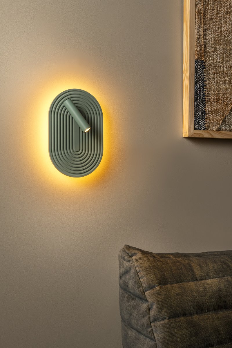 Carmino Grön läslampa från Lucide - Carmino &auml;r en dekorativ v&auml;gglampa i en mjuk gr&ouml;n nyans som kombinerar funktion och design.