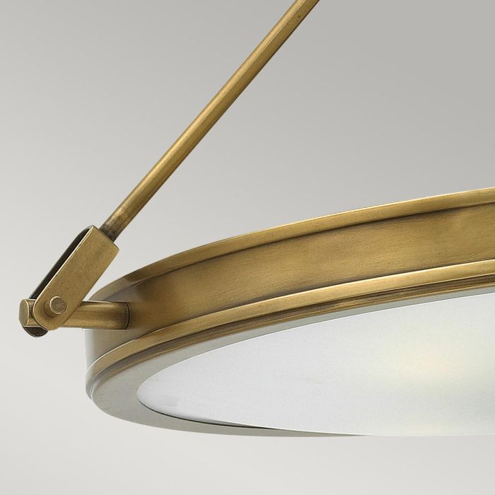 Collier Ø56 Antikmässing plafond från Elstead Lighting - Gjutna knappar, g&aring;ngj&auml;rn och st&auml;nger i en finish av klassisk m&auml;ssing ger en sofistikerad elegans som &auml;r b&aring;de modern och tidl&ouml;s.