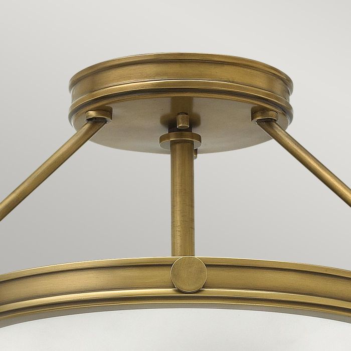 Collier Ø42 Antikmässing plafond från Elstead Lighting - Gjutna knappar, g&aring;ngj&auml;rn och st&auml;nger i en finish av klassisk m&auml;ssing ger en sofistikerad elegans som &auml;r b&aring;de modern och tidl&ouml;s.