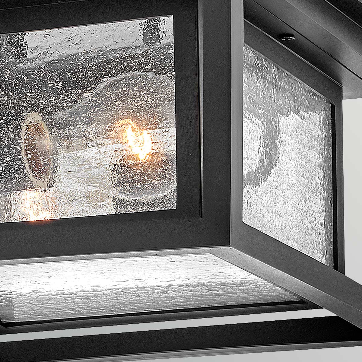 Republic 28cm Svart från Elstead Lighting - Armaturen &auml;r tillverkad i svart, v&auml;derbest&auml;ndigt kompositmaterial och behandlad f&ouml;r att motverka blekning, rost och korrosion.
