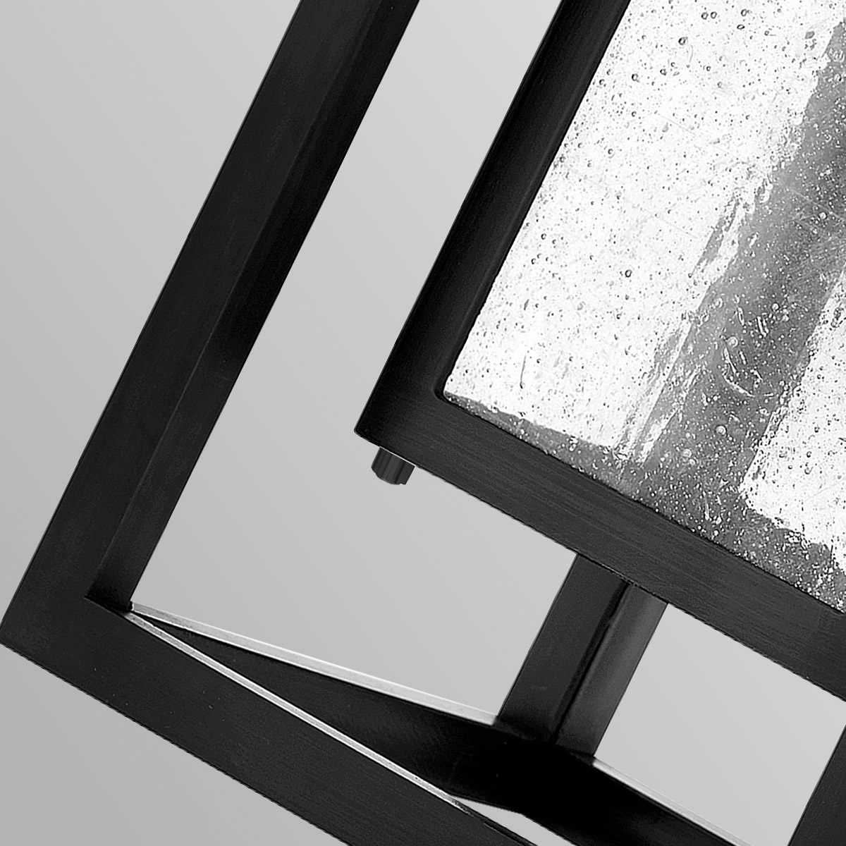 Republic 40cm Svart utelampa från Elstead Lighting - Armaturen &auml;r tillverkad i svart, v&auml;derbest&auml;ndigt kompositmaterial och behandlad f&ouml;r att motverka blekning, rost och korrosion.