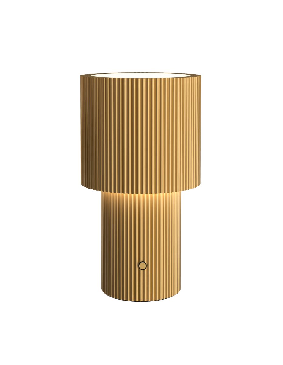 Iluma 22cm Guld portabel från Herstal - Iluma har integrerad LED med ett varmvitt ljus p&aring; 2700K och ett ljusfl&ouml;de p&aring; 60 lumen.