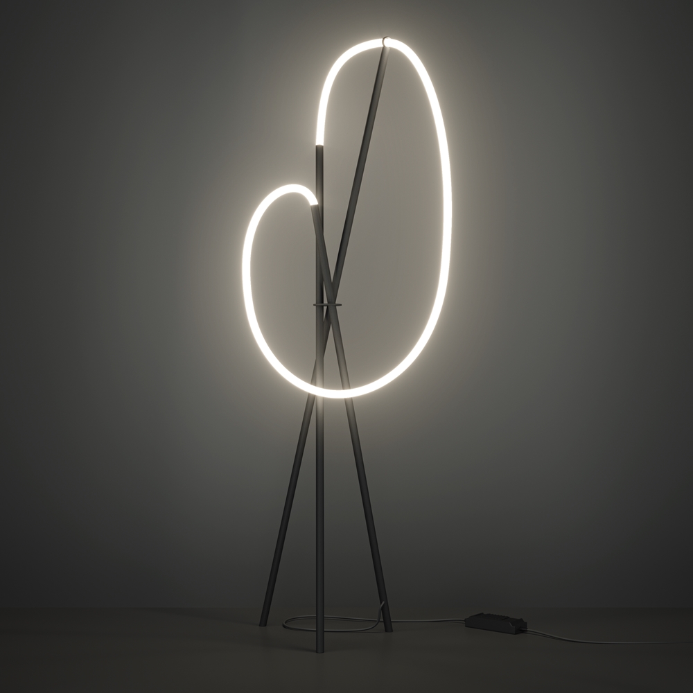 Crochet Svart golvlampa från Maytoni - Ljusstyrkan justeras enkelt med den inbyggda dimmern i golvbrytaren &ndash; en perfekt kombination av form, funktion och atmosf&auml;r.