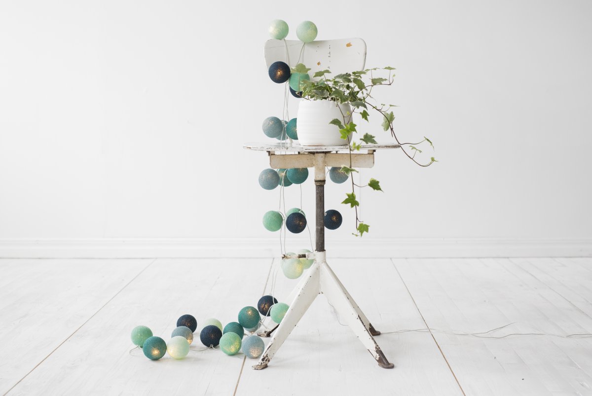 Irislights Cool Mint 20 bollar Blå från Irislights - Produkten &auml;r handtillverkad och variationer i f&auml;rg, form och storlek kan d&auml;rf&ouml;r f&ouml;rekomma.