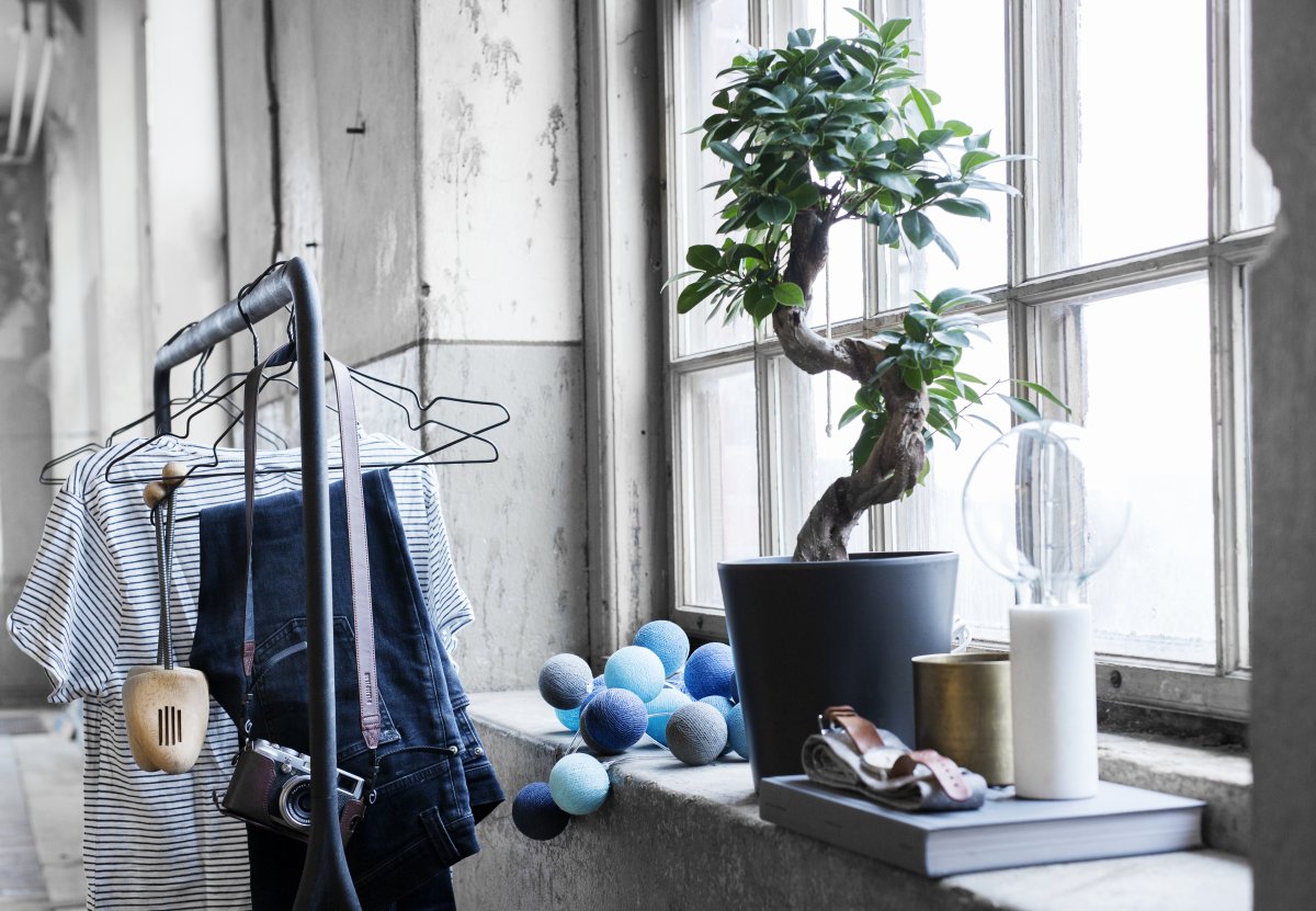 Irislights Ocean Blue 35 bollar Blå från Irislights - Produkten &auml;r handtillverkad och variationer i f&auml;rg, form och storlek kan d&auml;rf&ouml;r f&ouml;rekomma.
