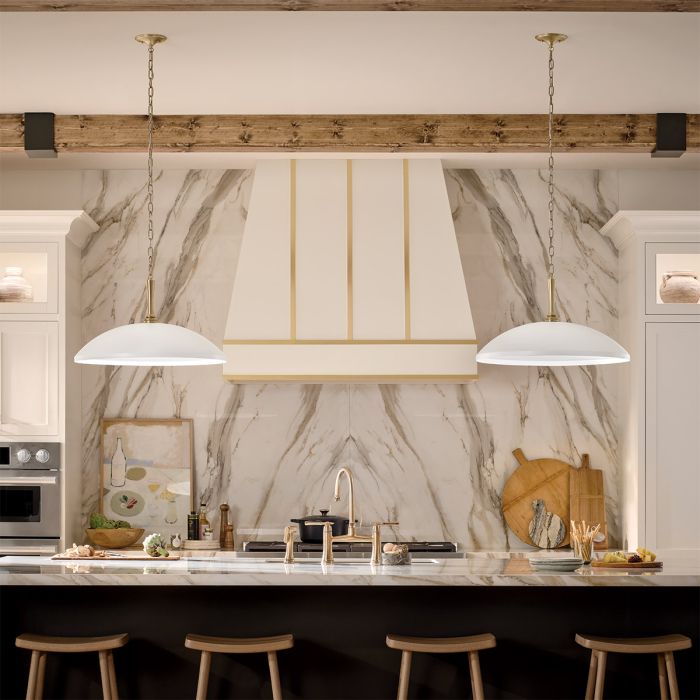 Delarosa Ø50 Vit/brons taklampa från Elstead Lighting - Delarosa takpendel &auml;r en stilfull och gener&ouml;s lampa som verkligen s&auml;tter tonen i rummet.