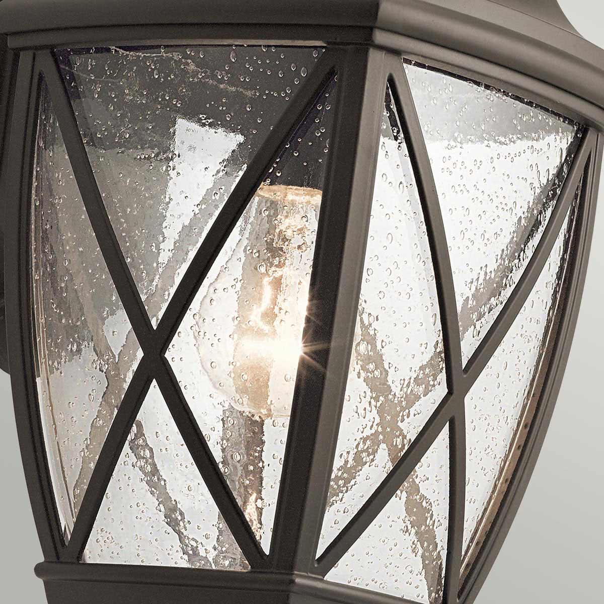 Tangier Antik brons utelampa från Elstead Lighting - Tillverkad i gjuten aluminium med en sk&auml;rm av strukturerat glas f&ouml;r en rustik touch.
