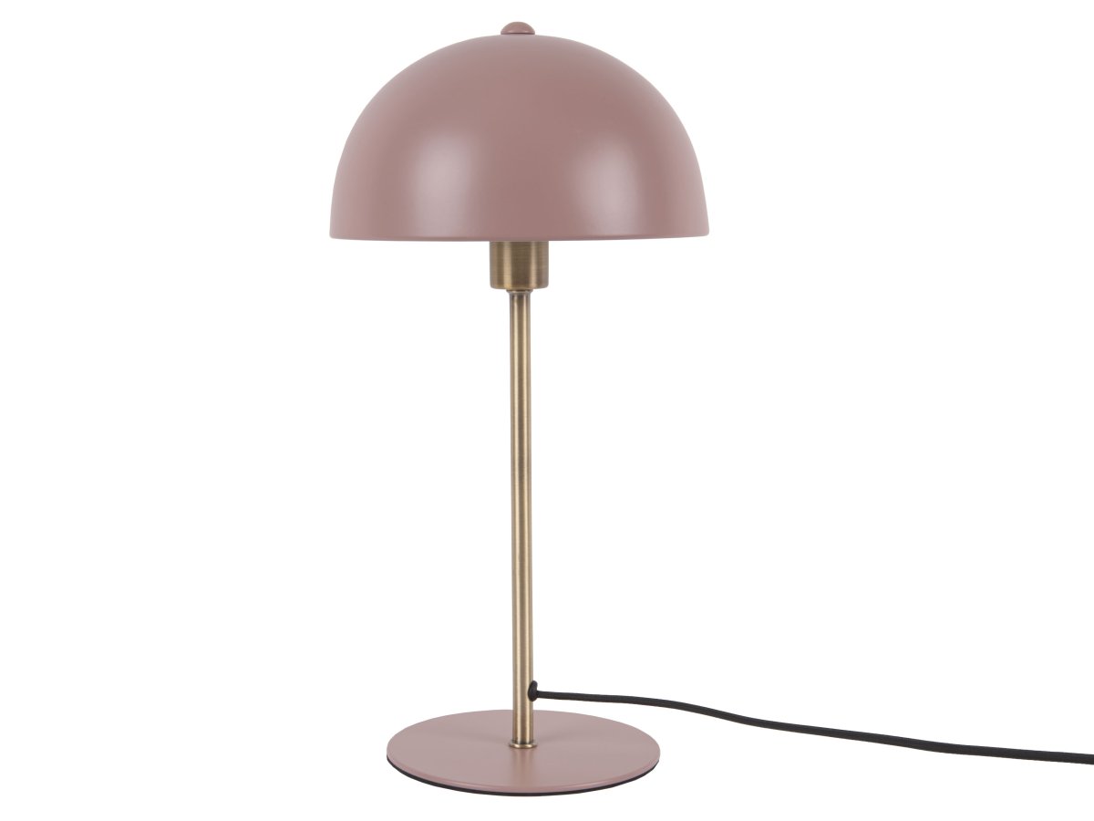 Bonnet 40cm Rosa bordslampa från Leitmotiv - Den puderrosa sk&auml;rmen tillsammans med eleganta m&auml;ssingsdetaljer skapar ett stilrent och trendigt uttryck, samtidigt som lampan sprider ett varmt och behagligt ljus.