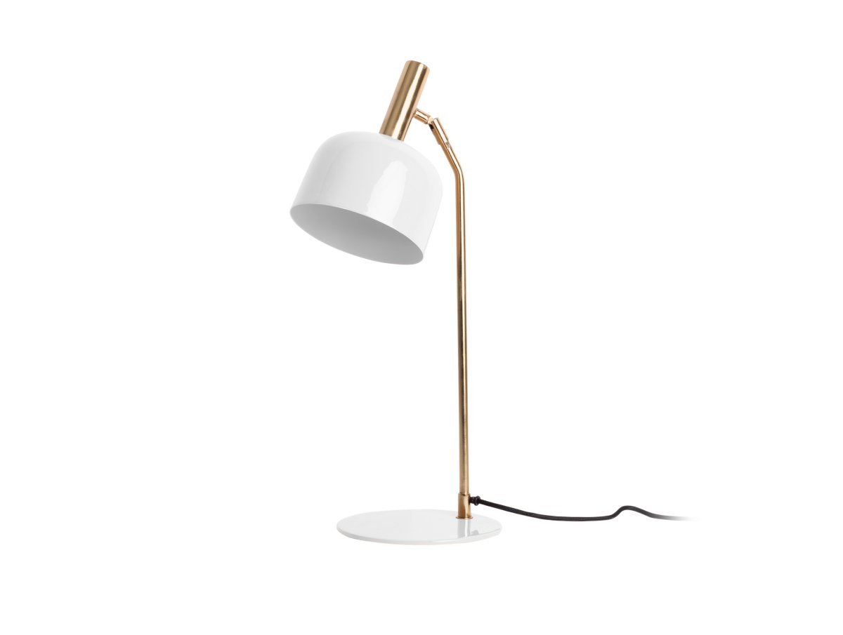 Smart 56cm Vit skrivbordslampa från Leitmotiv - Den blanka, emaljerade finishen i vit f&auml;rg tillsammans med eleganta gulddetaljer ger lampan ett unikt och i&ouml;gonfallande uttryck.