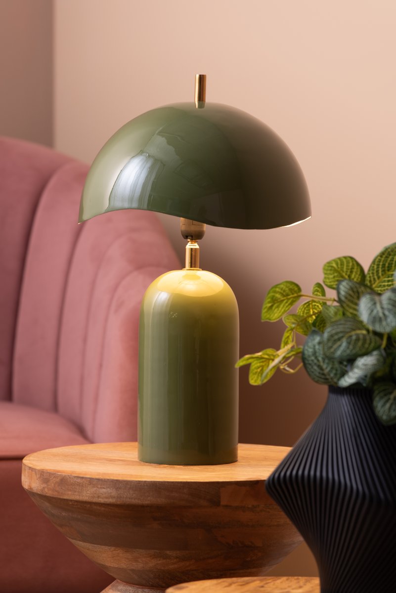 Querido 40cm Grön bordslampa från Leitmotiv - Tillverkad i metall med en blank, dov gr&ouml;n finish och detaljer i guldfinish, blir den ett stilfullt inslag i hemmet.