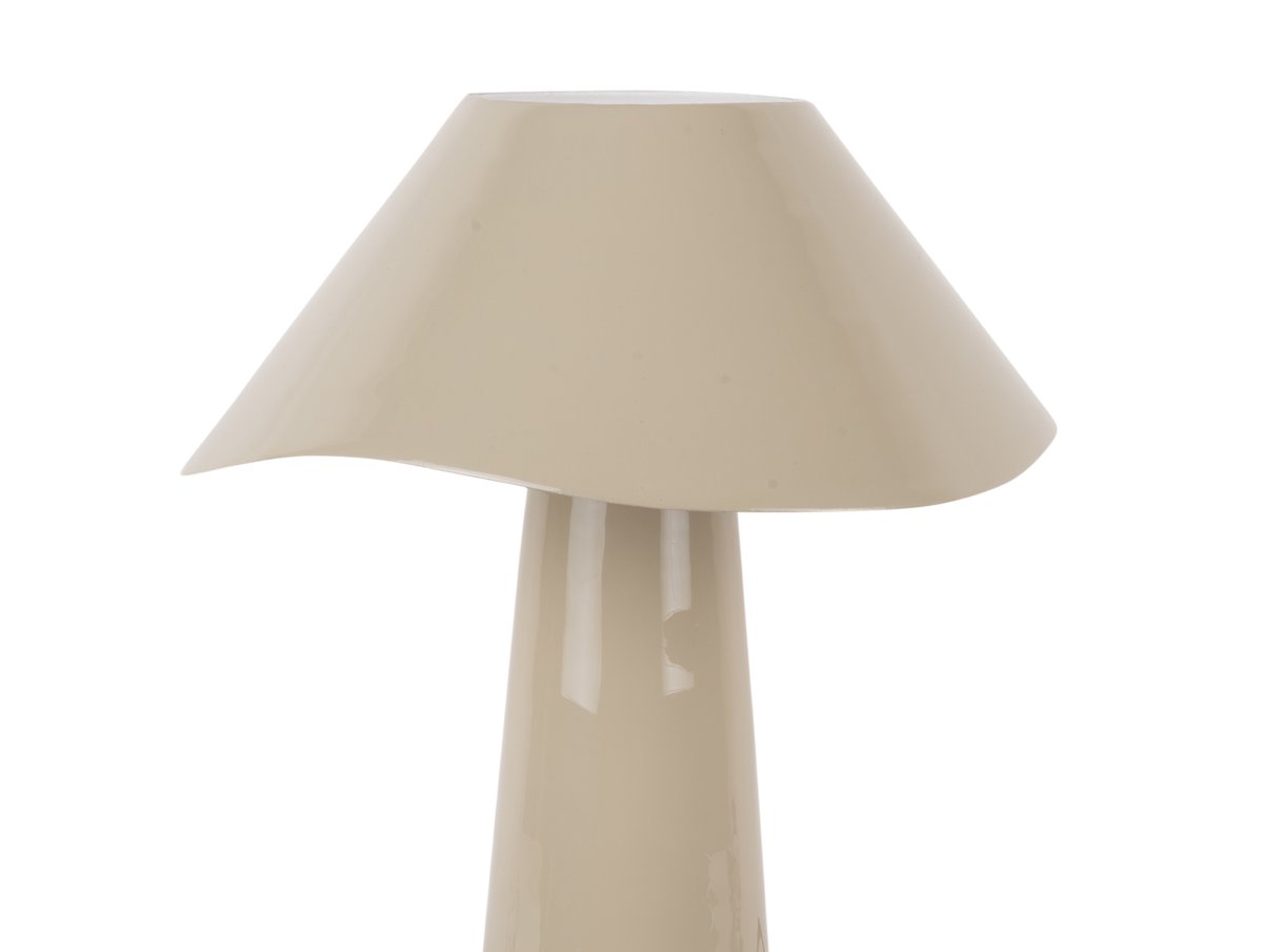 Ameno 33cm Beige bordslampa från Leitmotiv - Ameno &auml;r en stilren bordslampa i metall med blank beige finish som ger ett mjukt och harmoniskt uttryck.