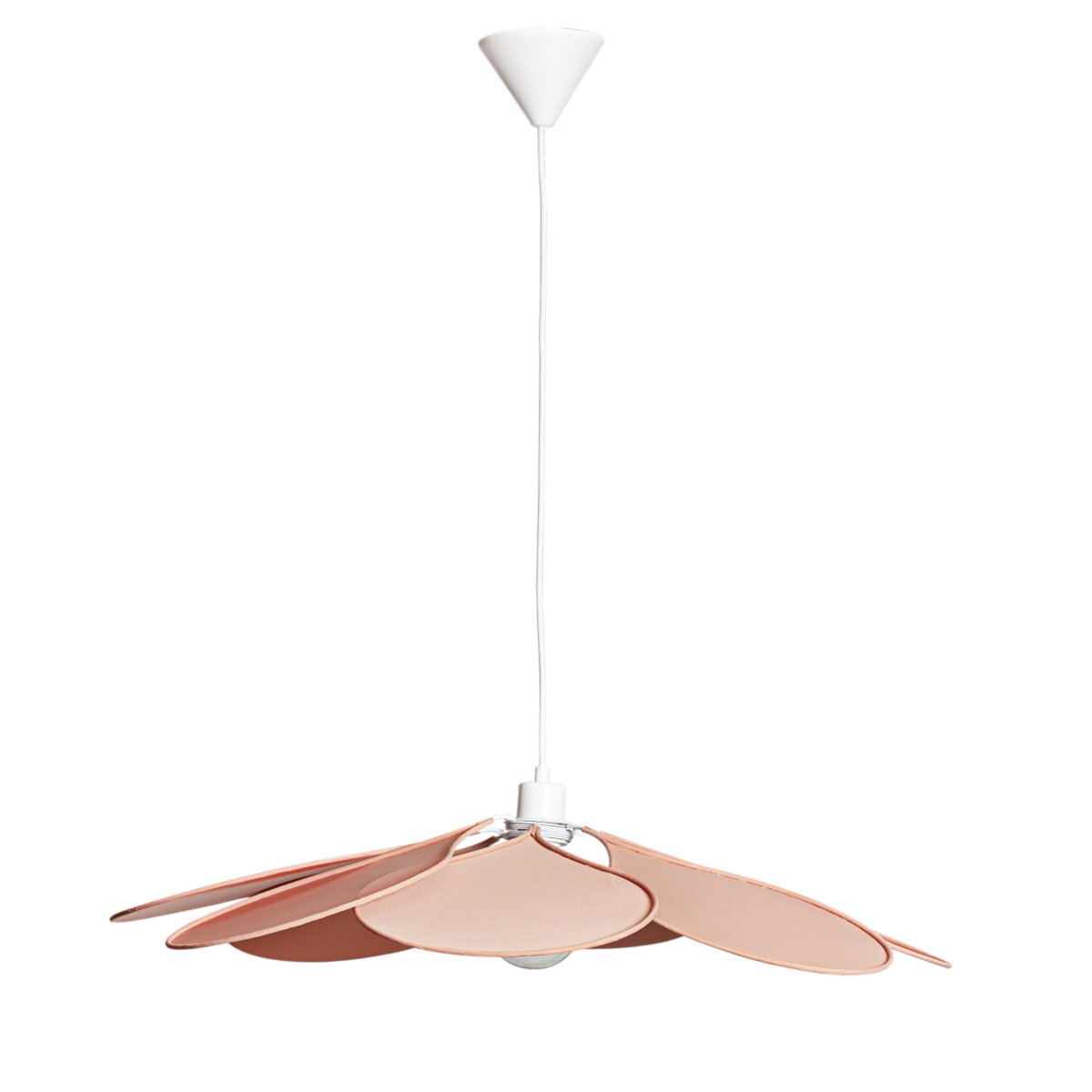 Magnolia Ø80 Rosa taklampa från Cottex - Lampan har en stomme i metall och mjukt formade blad kl&auml;dda i rosa textil, vilket skapar en vacker och luftig silhuett.