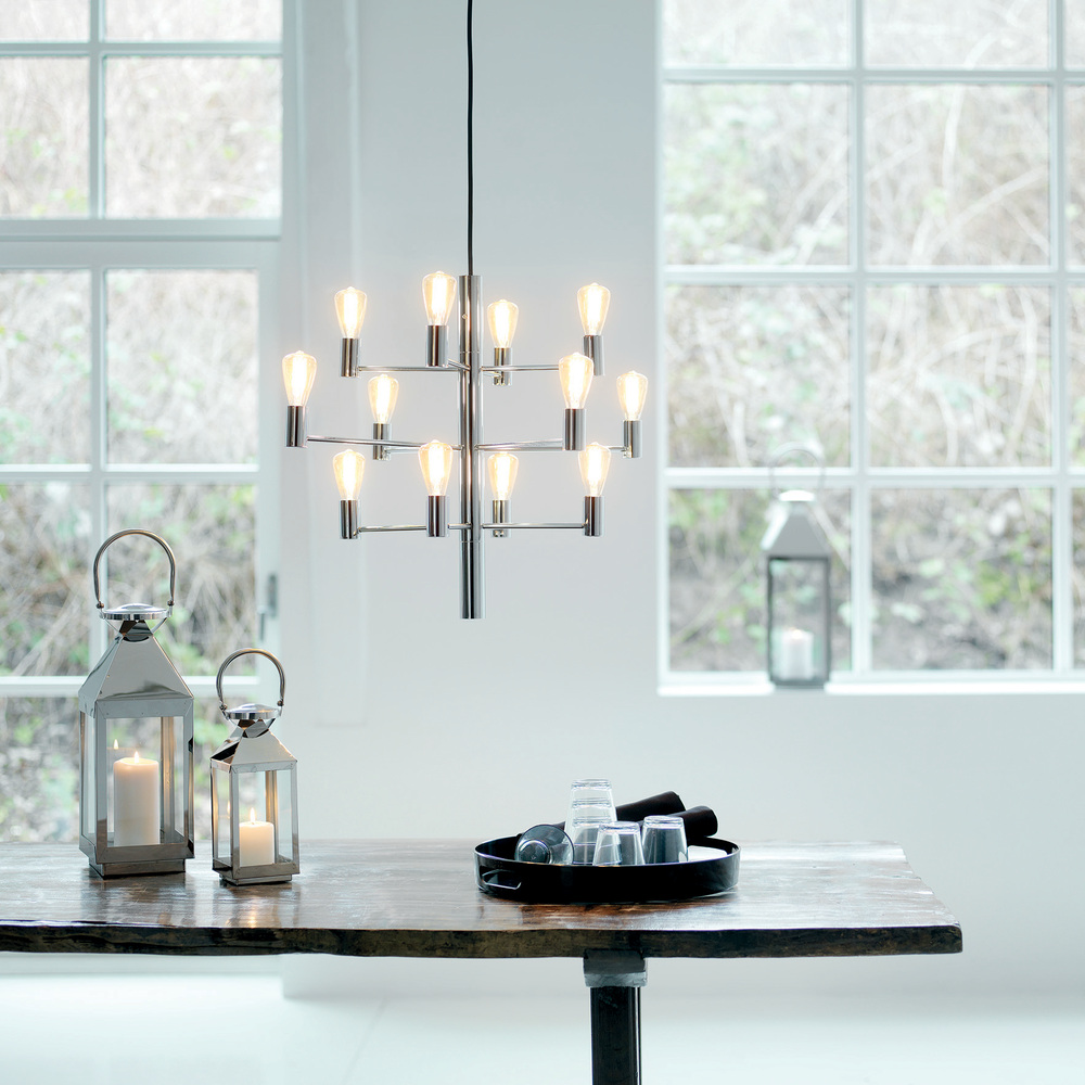 Manola 12 Ø60 Krom taklampa från Herstal - Manola &auml;r en tidl&ouml;s ljuskrona med tolv armar som skapar ett imponerande uttryck i rummet.