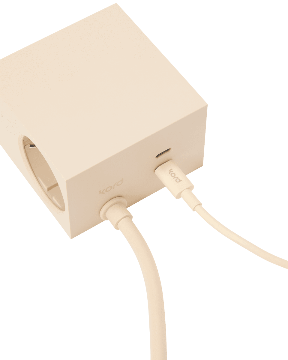 USB-C till USB-C Pearled Ivory från Kord - Universell kompatibilitet &ndash; Passar USB-C-enheter som mobiltelefoner, surfplattor och laptops med st&ouml;d f&ouml;r USB-C-laddning.