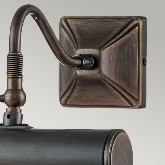 Picture 19cm Brons från Elstead Lighting - En enkel serie av stilrena och eleganta tavelbelysningar i brons-finish.