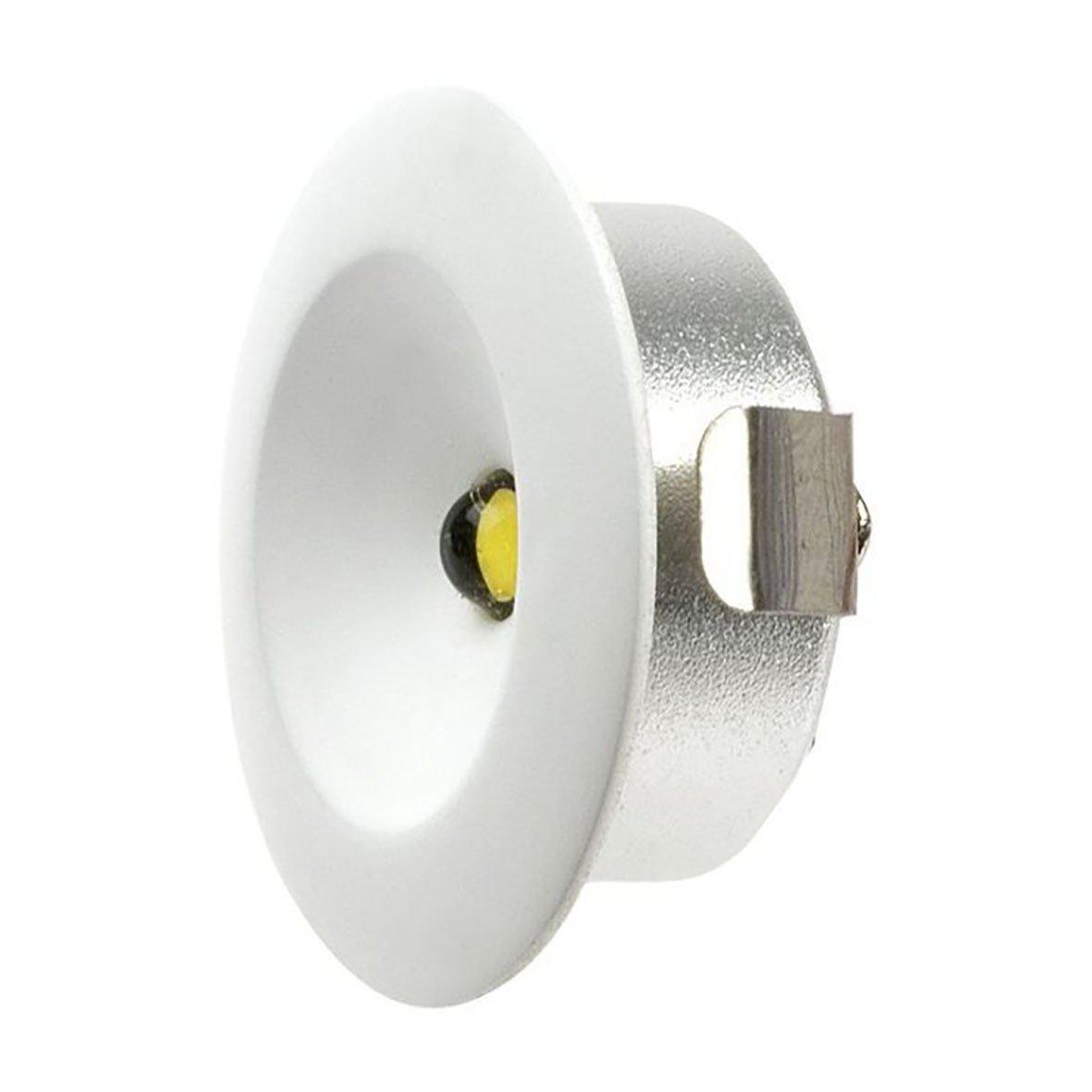 Q-33 Mini Downlight 2700K Vit från Designlight - Denna downlight ger ett snyggt accentljus med 105 graders spridning och ljusfl&ouml;de p&aring; 105 lumen, med sin l&aring;ga inbyggnad p&aring; 14mm kan downlighten anv&auml;ndas f&ouml;r inf&auml;llt montage i hyllor, sk&aring;p, f&ouml;nstersmyg och mycket mer.
