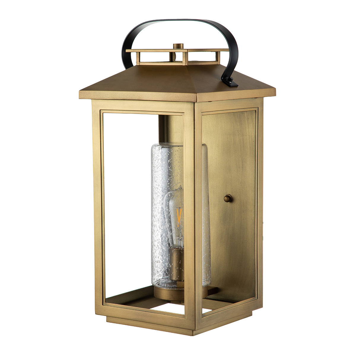 Atwater 52cm Mässing utelampa från Elstead Lighting - Med IP44-klassning &auml;r Atwater skyddad mot fukt och v&auml;derp&aring;verkan, vilket g&ouml;r den till en elegant och l&aring;ngvarig l&ouml;sning f&ouml;r entr&eacute;er, uteplatser och tr&auml;dg&aring;rdsmilj&ouml;er.