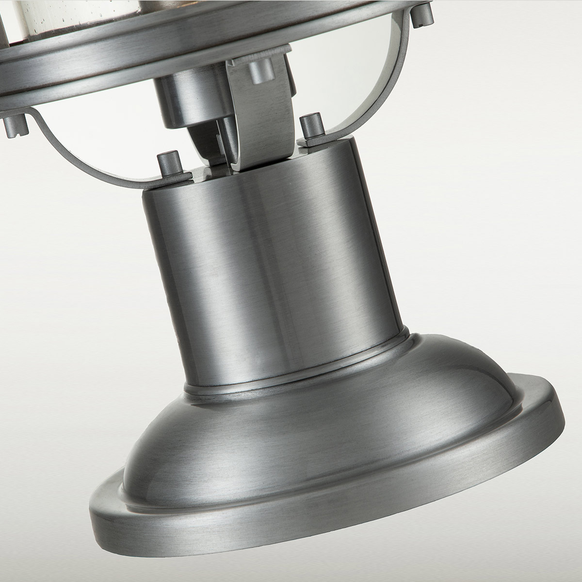 Booker 47cm Aluminium från Elstead Lighting - Booker &auml;r en stilfull och robust portlykta med en design inspirerad av klassiska marina lanternor.