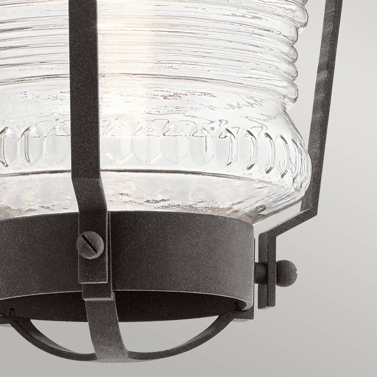 Chance Harbor 46cm Zink utelampa från Elstead Lighting - Chance Harbor &auml;r en klassisk och robust fasadlampa med en design inspirerad av maritim stil.