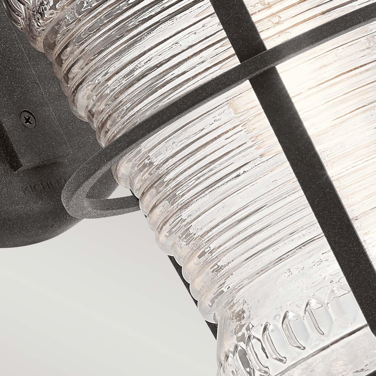 Chance Harbor 46cm Zink utelampa från Elstead Lighting - Chance Harbor &auml;r en klassisk och robust fasadlampa med en design inspirerad av maritim stil.