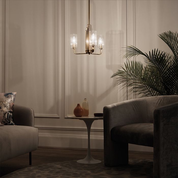 Kimrose Ø45 Borstad mässing taklampa från Elstead Lighting - Dess geometriska former st&aring;r i fokus och f&ouml;rst&auml;rks av en elegant finish i borstad m&auml;ssing.