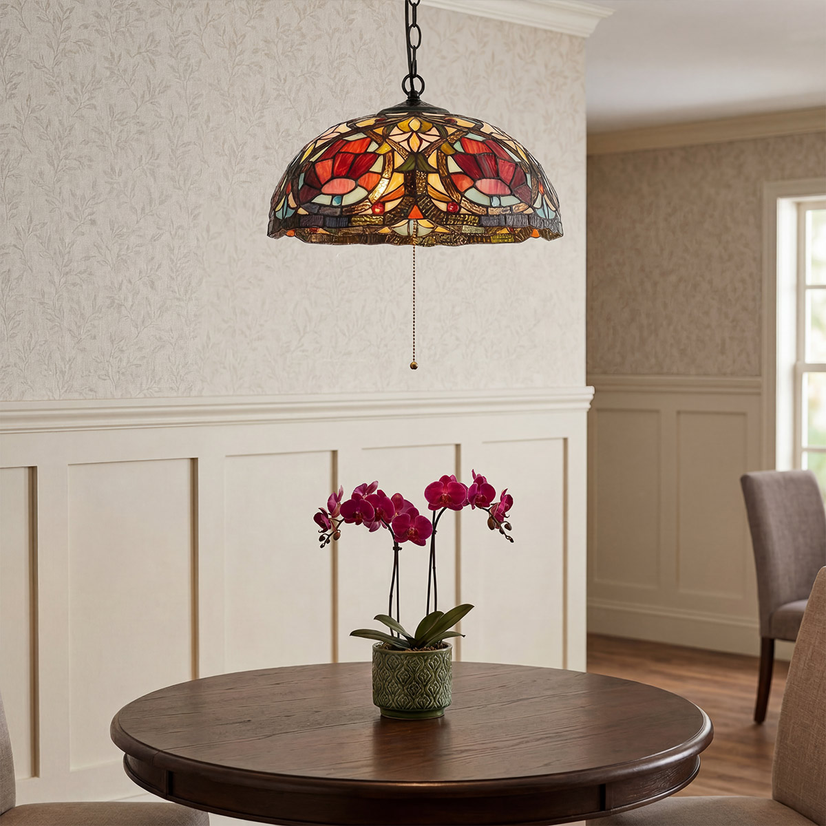 Larissa Ø38 Flerfärgad från Elstead Lighting - Larissa &auml;r en dekorativ takpendel i klassisk Tiffany-stil, tillverkad av st&aring;l med en vacker finish i vintagebrons.
