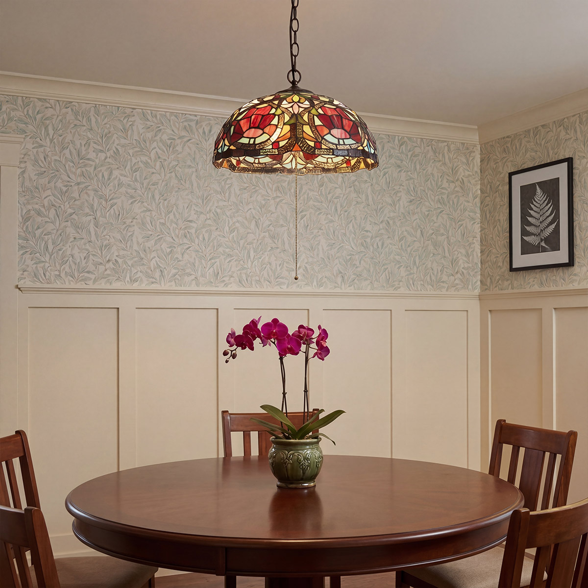 Larissa Ø38 Flerfärgad från Elstead Lighting - Larissa &auml;r en dekorativ takpendel i klassisk Tiffany-stil, tillverkad av st&aring;l med en vacker finish i vintagebrons.