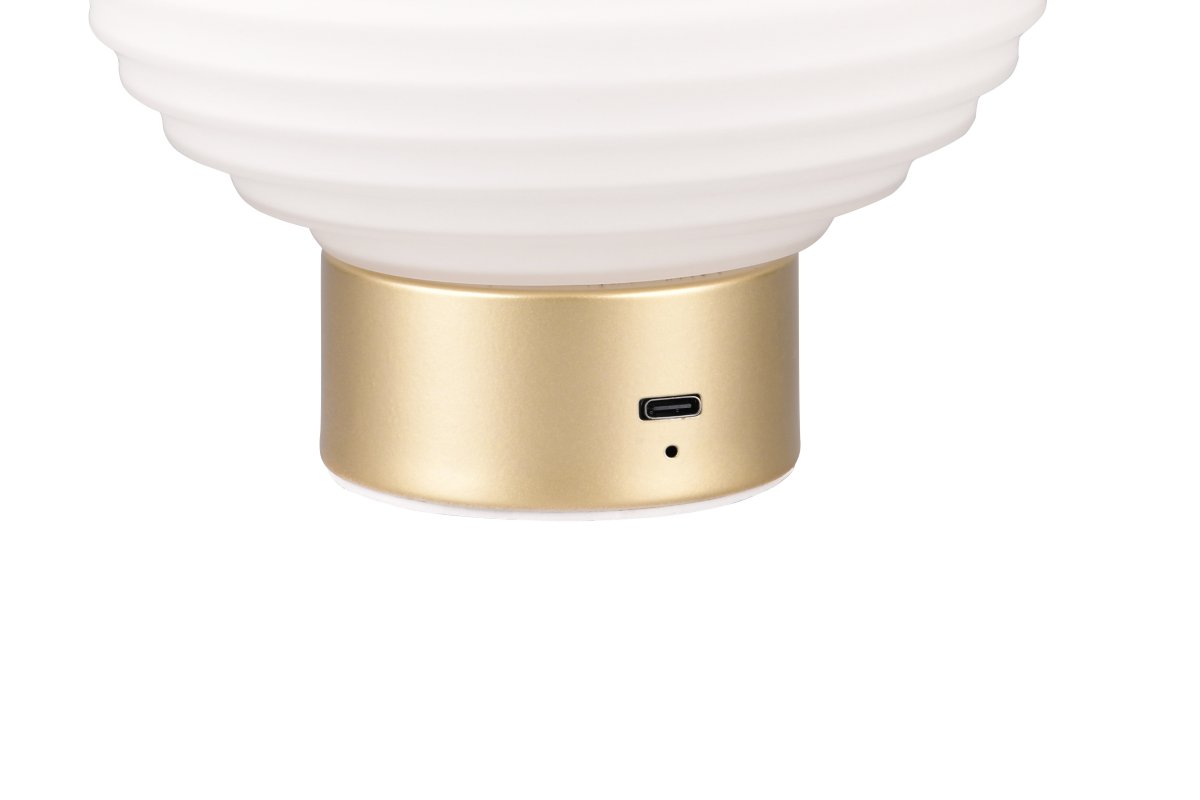Earl 14cm Vit portabel från Trio Lighting - Tack vare det integrerade uppladdningsbara batteriet kan den placeras flexibelt &ouml;verallt d&auml;r man vill skapa en avslappnad atmosf&auml;r och med sin l&aring;ga h&ouml;jd p&aring; bara 14cm kan de enkelt placeras p&aring; alla hyllor.