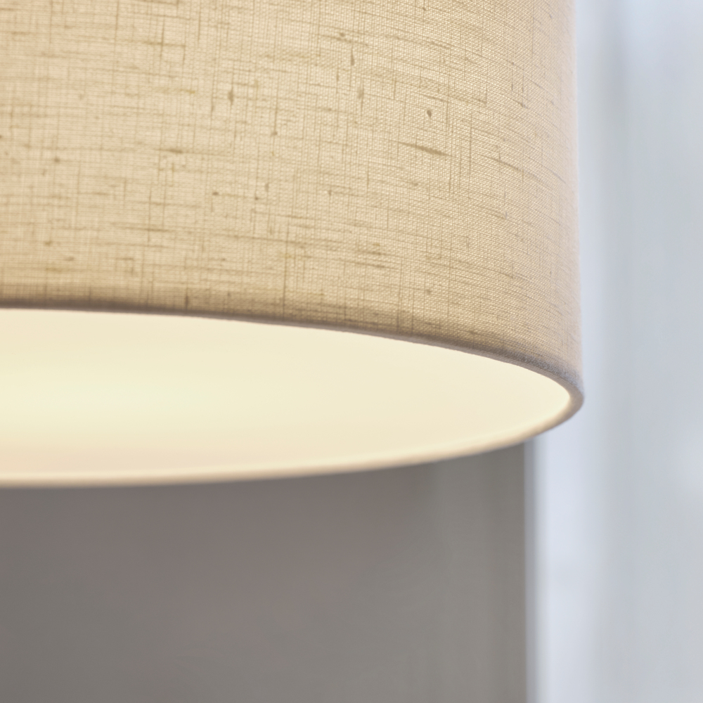 Soft Ø44 Natur/brons taklampa från Belid - Soft pendel &auml;r en stilren lampa med en klassisk, rundad form och ett mjukt uttryck.