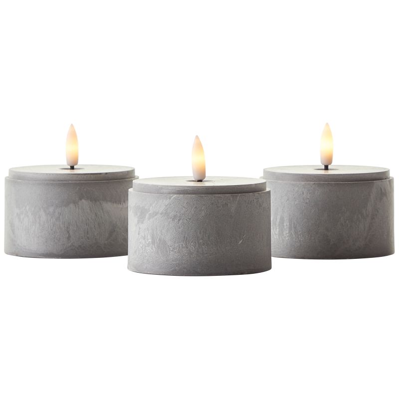 Bougie 3-pack Grå/vit från Brilliant - Bougie LED-ljus i 3-pack &auml;r en stilfull belysningsl&ouml;sning som skapar en varm och mysig atmosf&auml;r b&aring;de inne och ute.