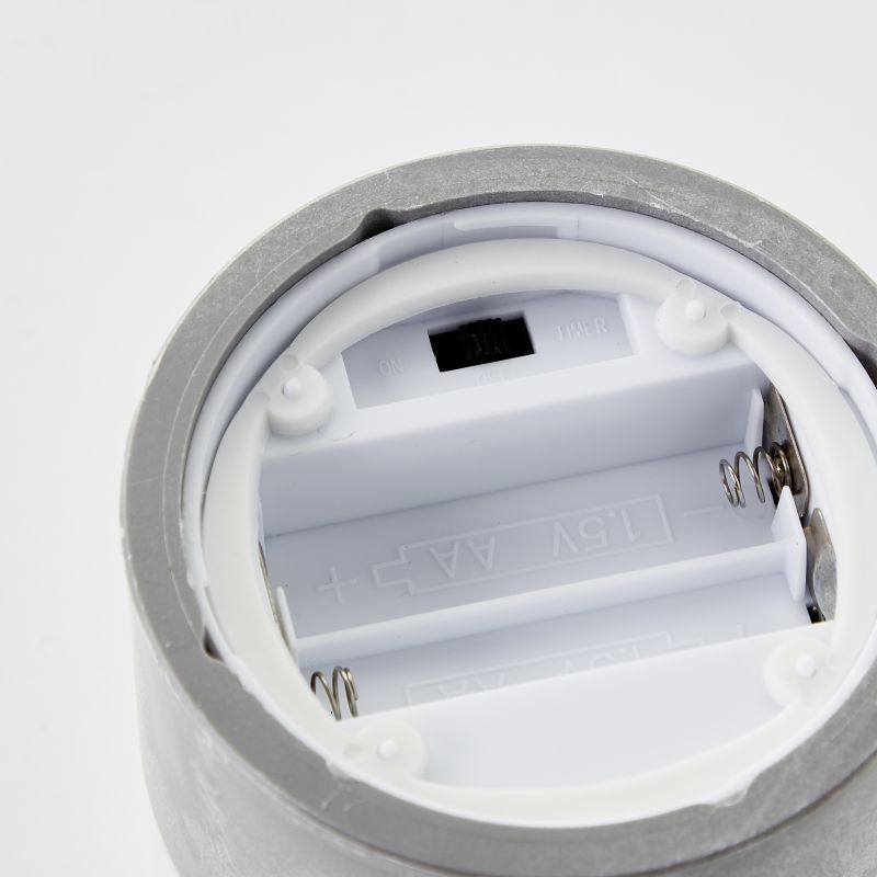 Bougie 3-pack Grå/vit från Brilliant - Bougie LED-ljus i 3-pack &auml;r en stilfull belysningsl&ouml;sning som skapar en varm och mysig atmosf&auml;r b&aring;de inne och ute.